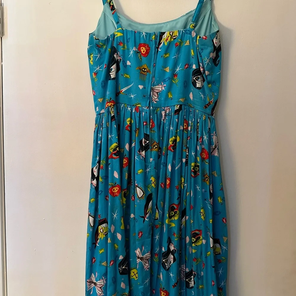 Pinup Couture Snow White - Picture 3 of 4